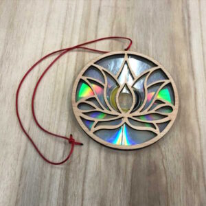 Colgante Flor de Loto Cordón Rojo 12,5cm