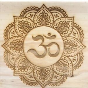 Om Madala 20cm Madera Cuadrado